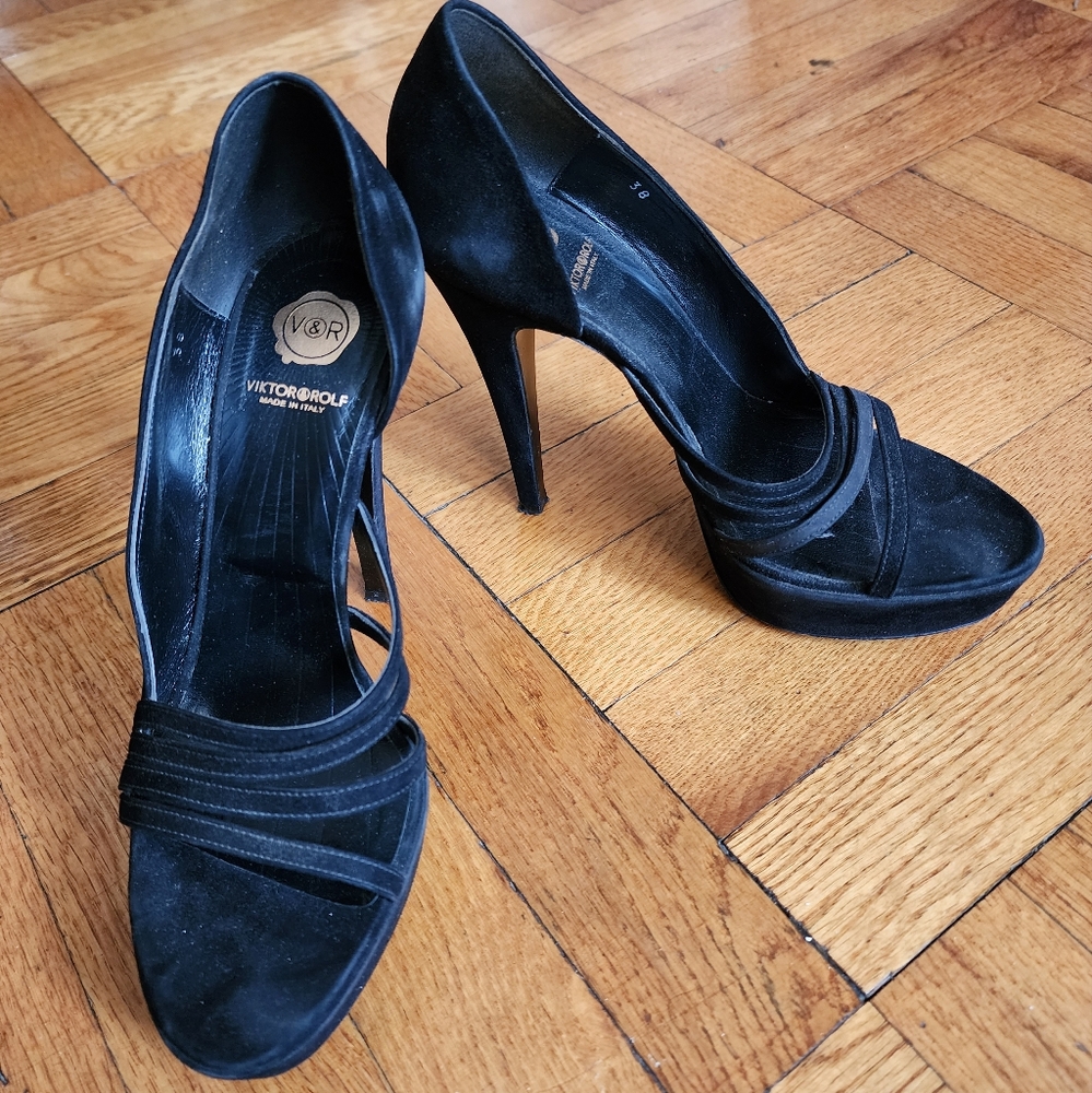 Gently used Viktor and Rolf suede heels.